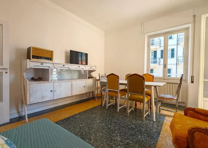 Hostdomus - La Nassa Apartment