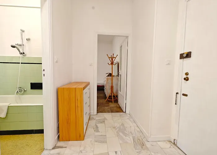 Hostdomus - La Nassa Apartment *